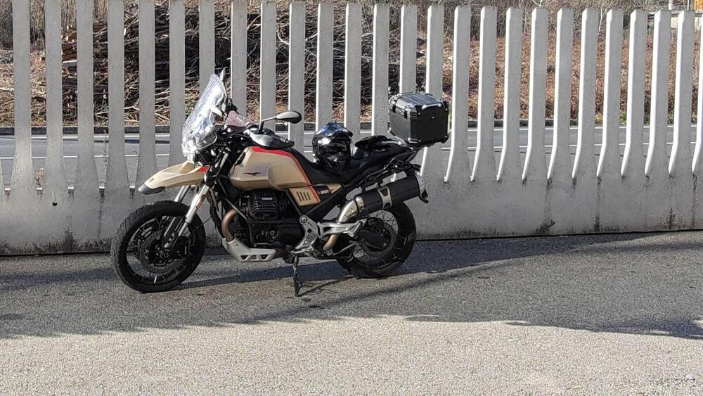 Moto Guzzi V85 TT Travel (2021 - 23)