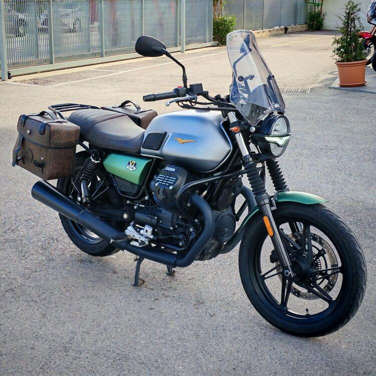 Moto Guzzi V7 Stone Centenario (2021 - 22) (2)