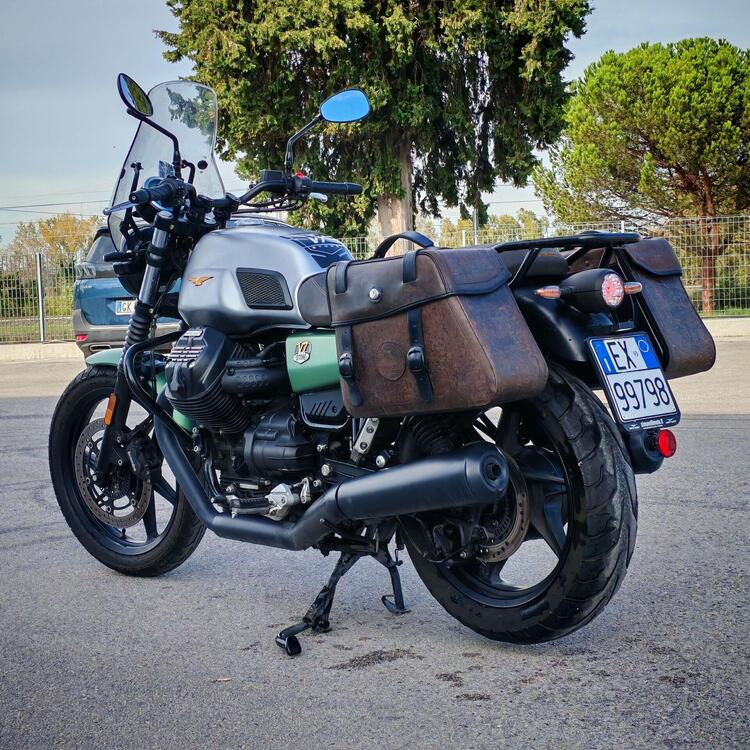 Moto Guzzi V7 Stone Centenario (2021 - 22) (4)