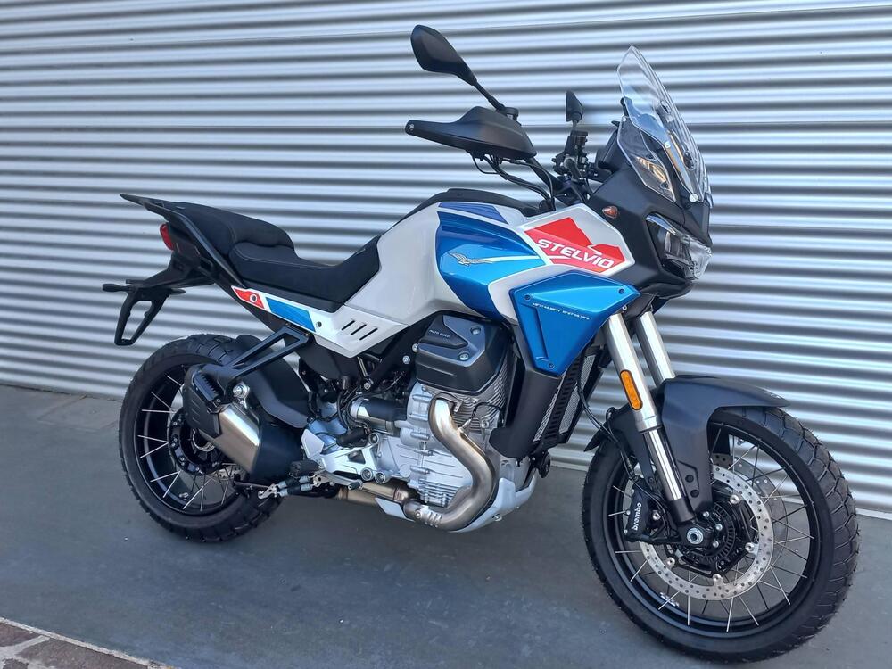 Moto Guzzi Stelvio Duecento Tributo (2025) (3)