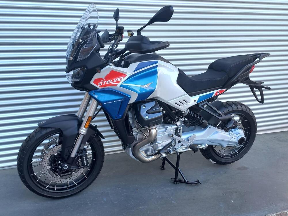 Moto Guzzi Stelvio Duecento Tributo (2025) (4)