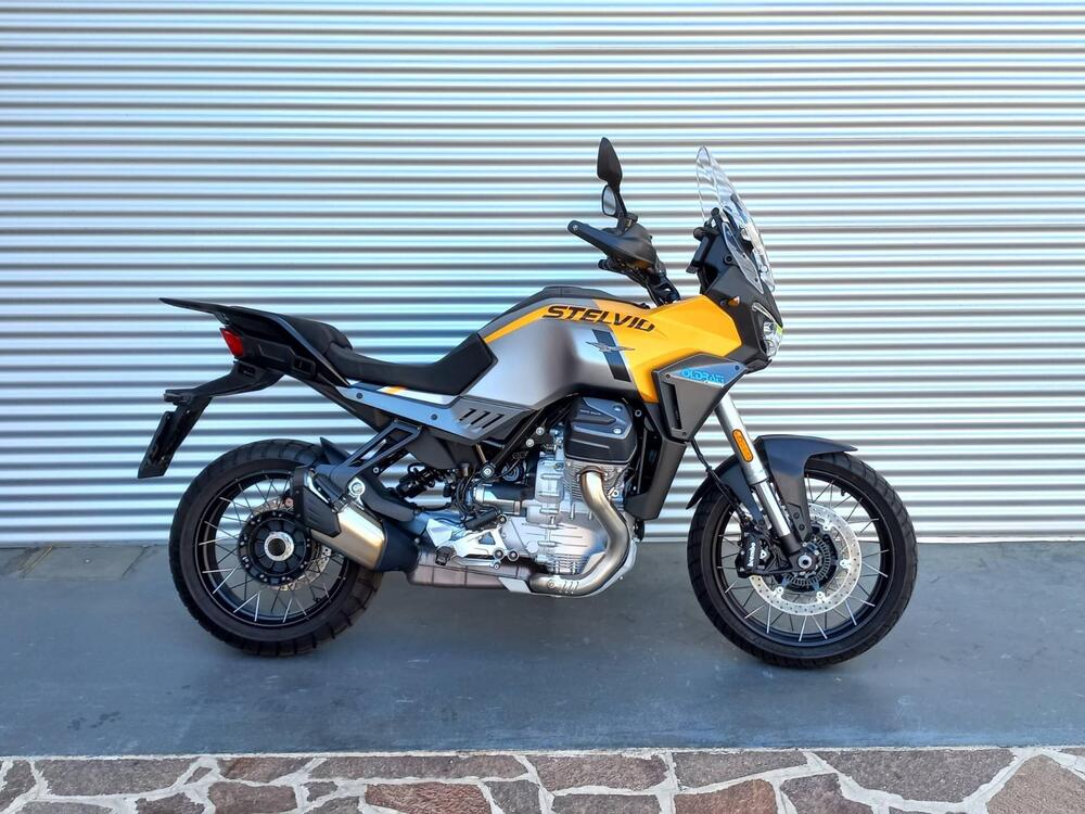 Moto Guzzi Stelvio (2024 - 25) (2)