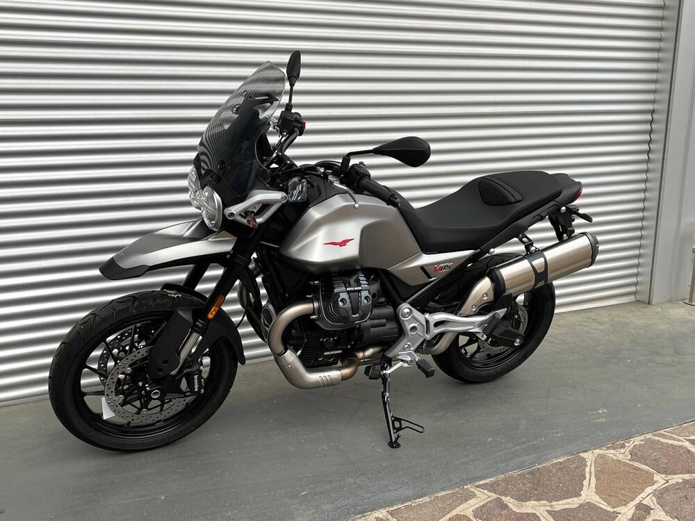 Moto Guzzi V85 Strada (2024 - 25) (4)