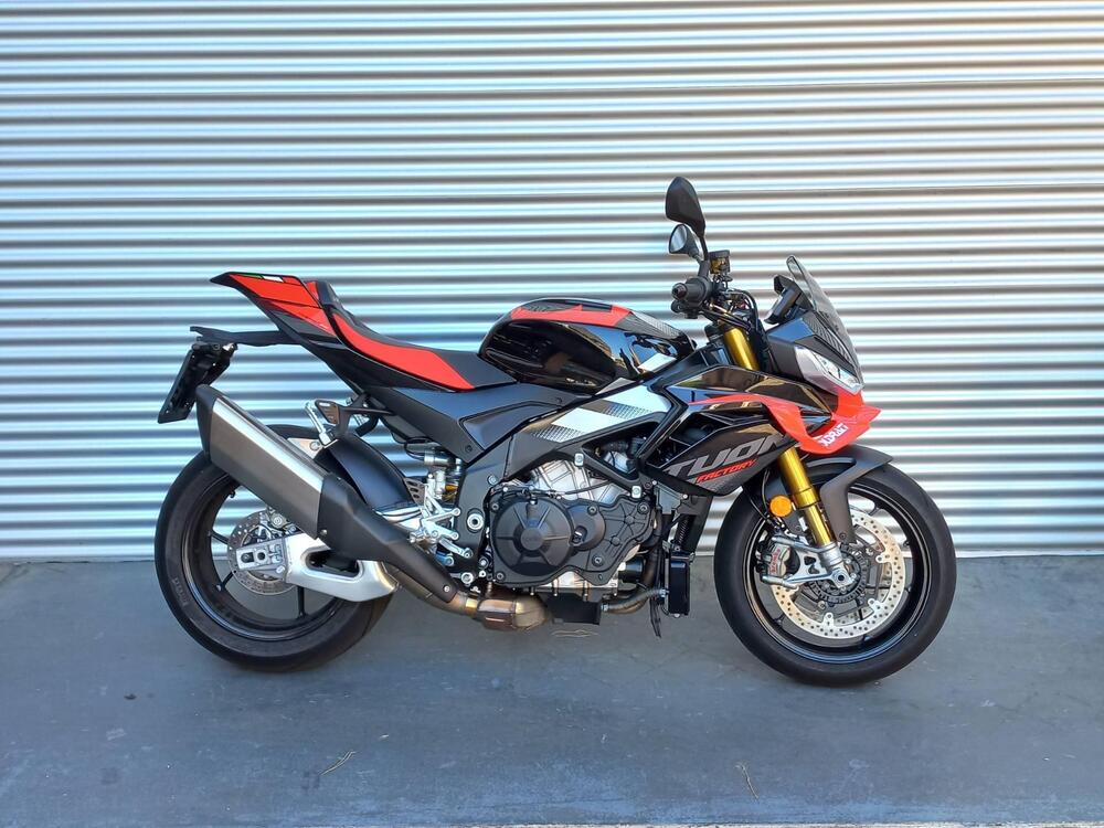 Aprilia Tuono V4 Factory (2025) (2)