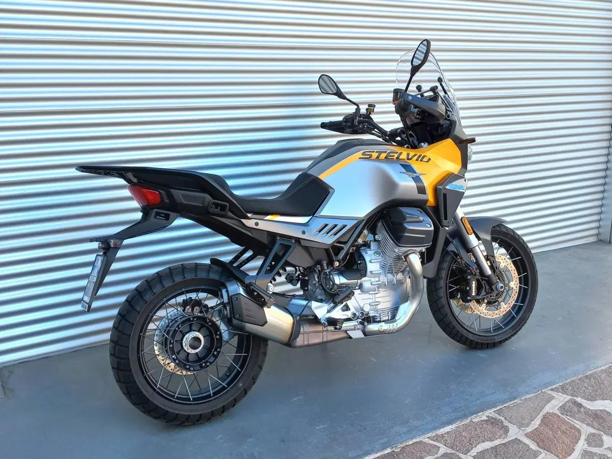 Moto Guzzi Stelvio (2024 - 26) (7)