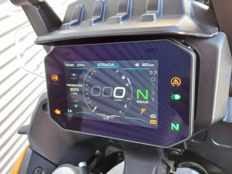 Moto Guzzi Stelvio (2024 - 26) (8)