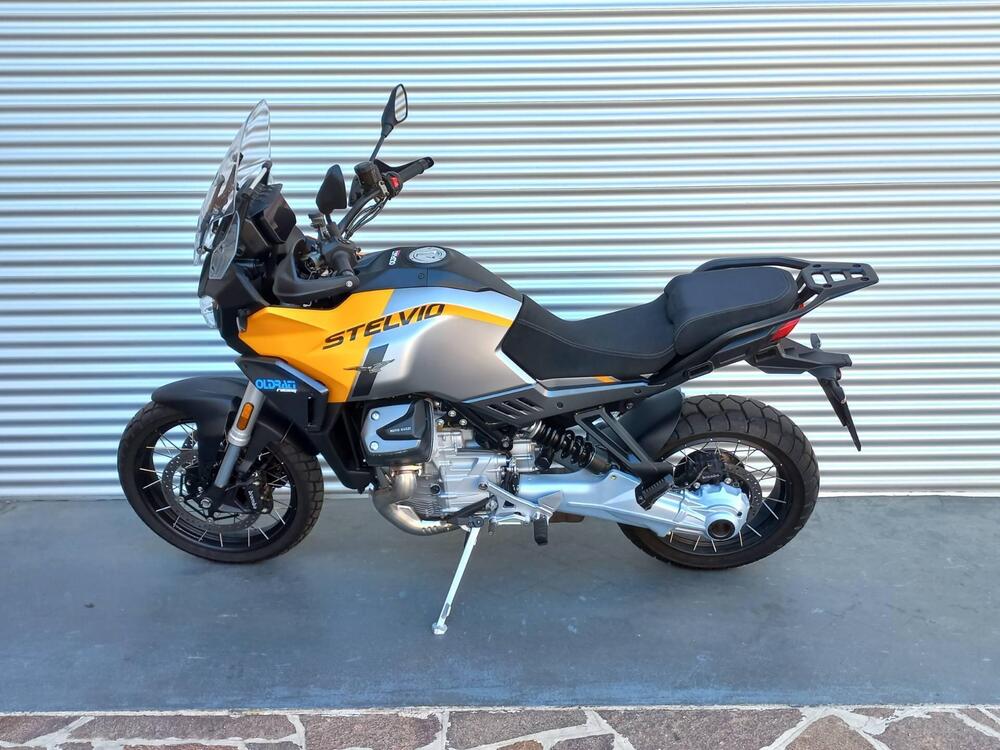 Moto Guzzi Stelvio (2024 - 25) (5)