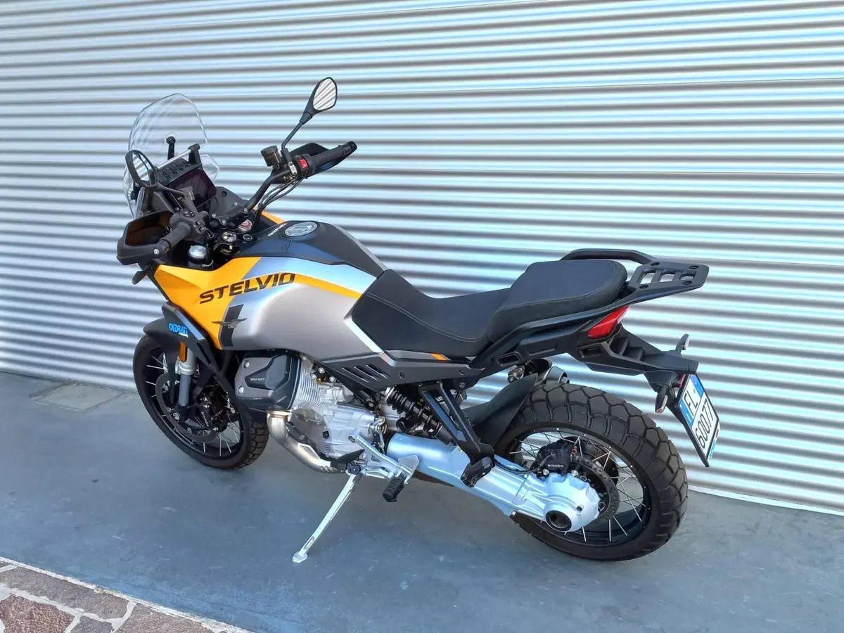 Moto Guzzi Stelvio (2024 - 26) (6)