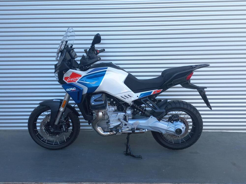 Moto Guzzi Stelvio Duecento Tributo (2025) (5)