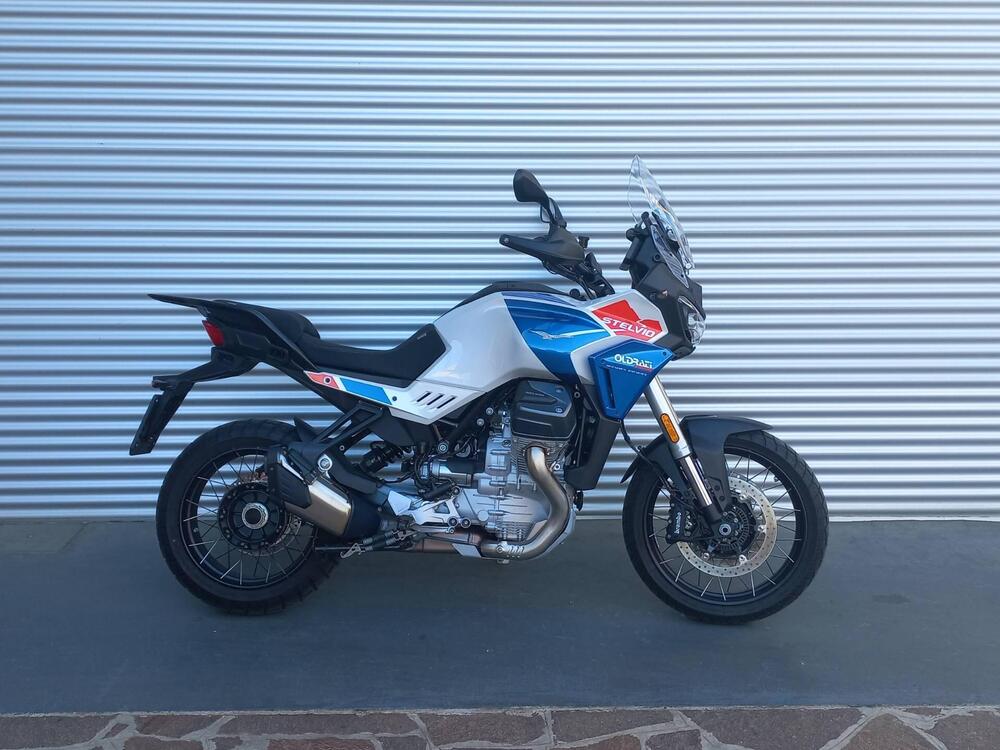 Moto Guzzi Stelvio Duecento Tributo (2025) (2)