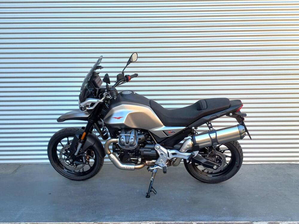 Moto Guzzi V85 Strada (2024 - 25) (5)