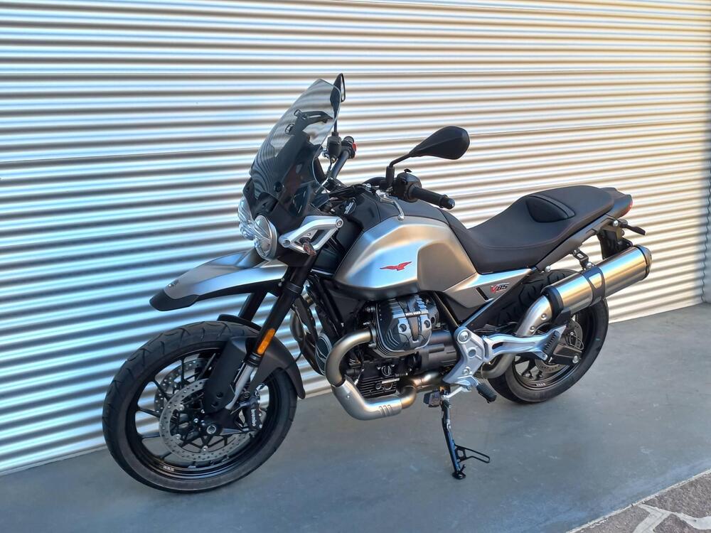 Moto Guzzi V85 Strada (2024 - 25) (4)