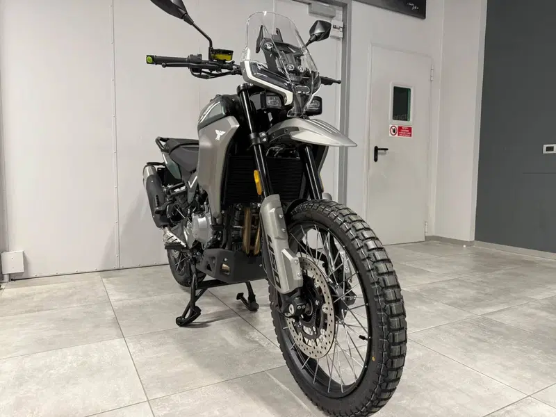 Moto Morini Allthrike 450 (2025 - 26) (3)