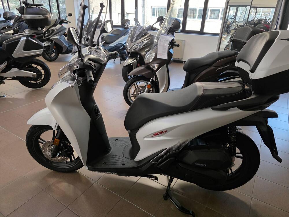 Honda SH 125i Sport (2024 - 25) (5)