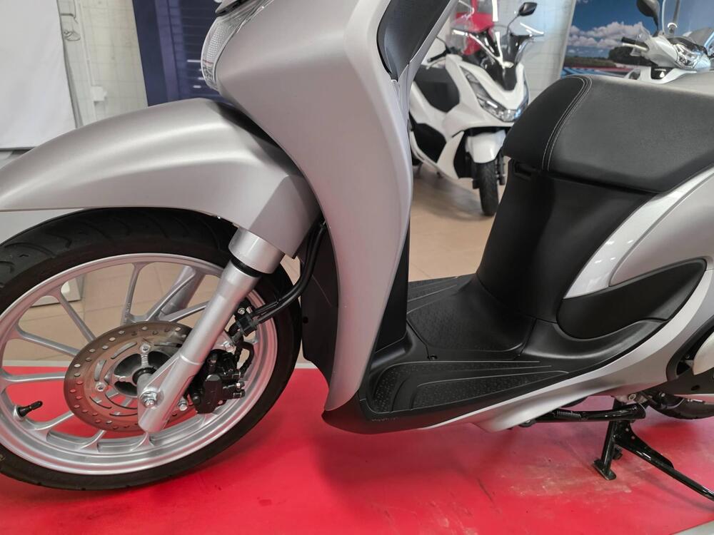 Honda SH 125 Mode (2024 - 25) (4)