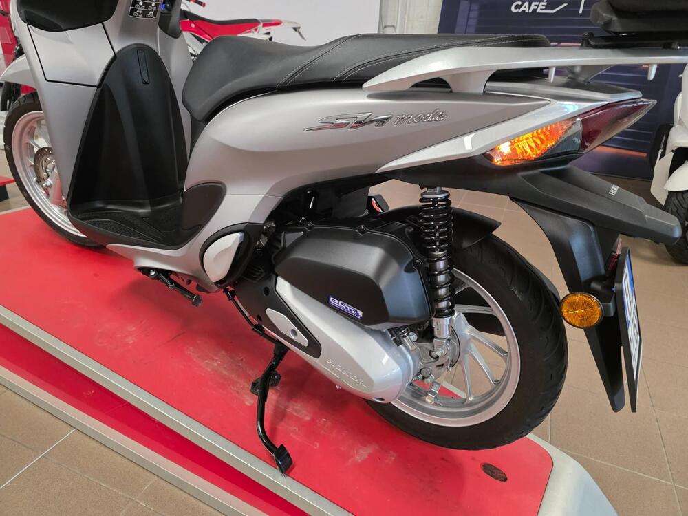 Honda SH 125 Mode (2024 - 25) (5)