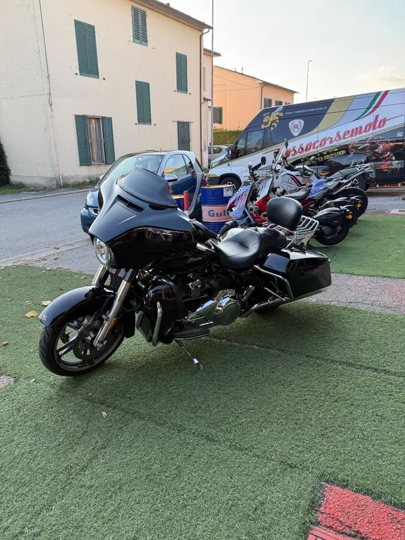 Harley-Davidson 107 Street Glide Special (2017 - 19) - FLHXS (2)