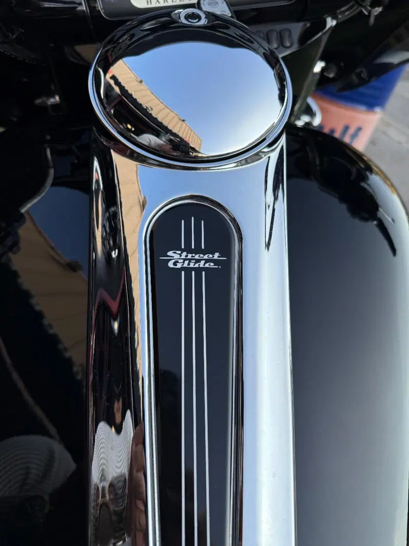 Harley-Davidson 107 Street Glide Special (2017 - 19) - FLHXS (15)