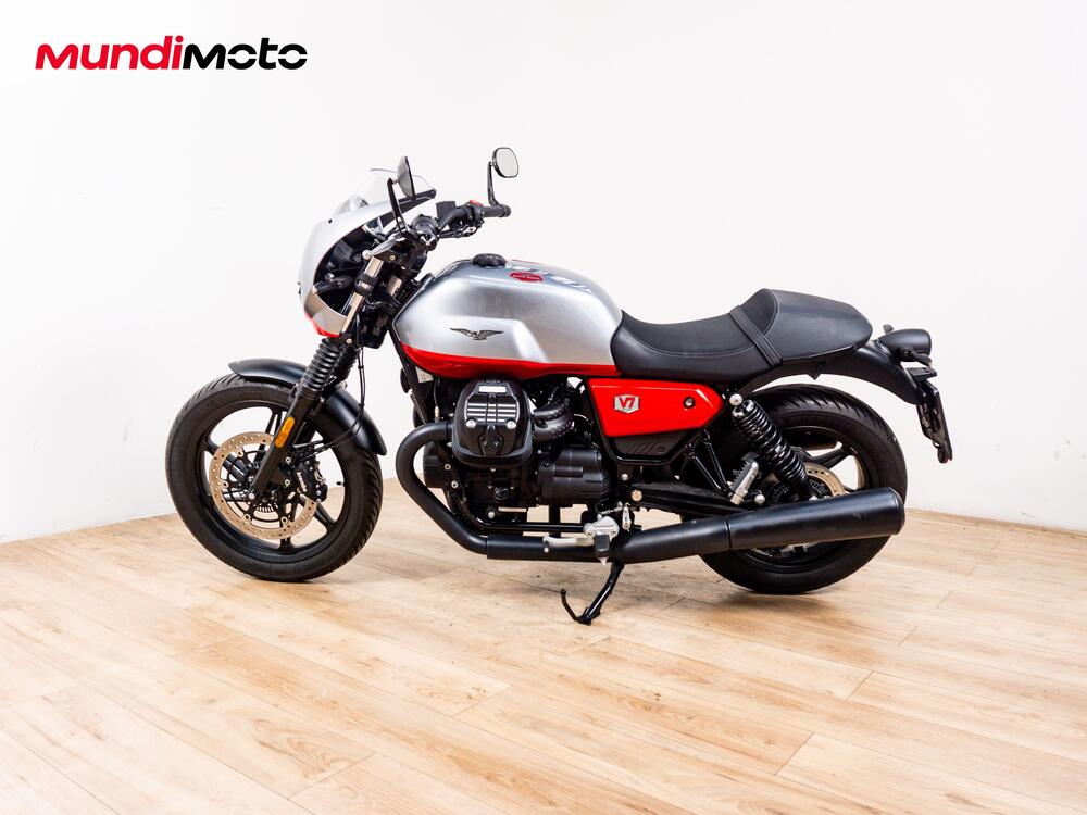 Moto Guzzi V7 Stone Corsa (2023 - 25) (4)