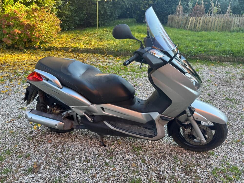 Yamaha XMax (2)