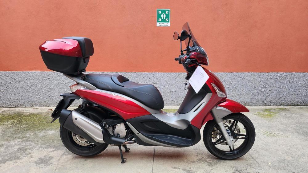Piaggio Beverly 350 SportTouring ie ABS (2011 - 17)