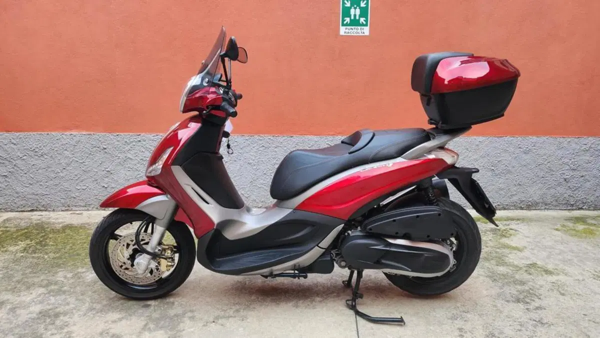 Piaggio Beverly 350 SportTouring ie ABS (2011 - 17) (2)