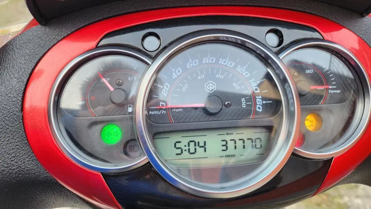 Piaggio Beverly 350 SportTouring ie ABS (2011 - 17) (5)