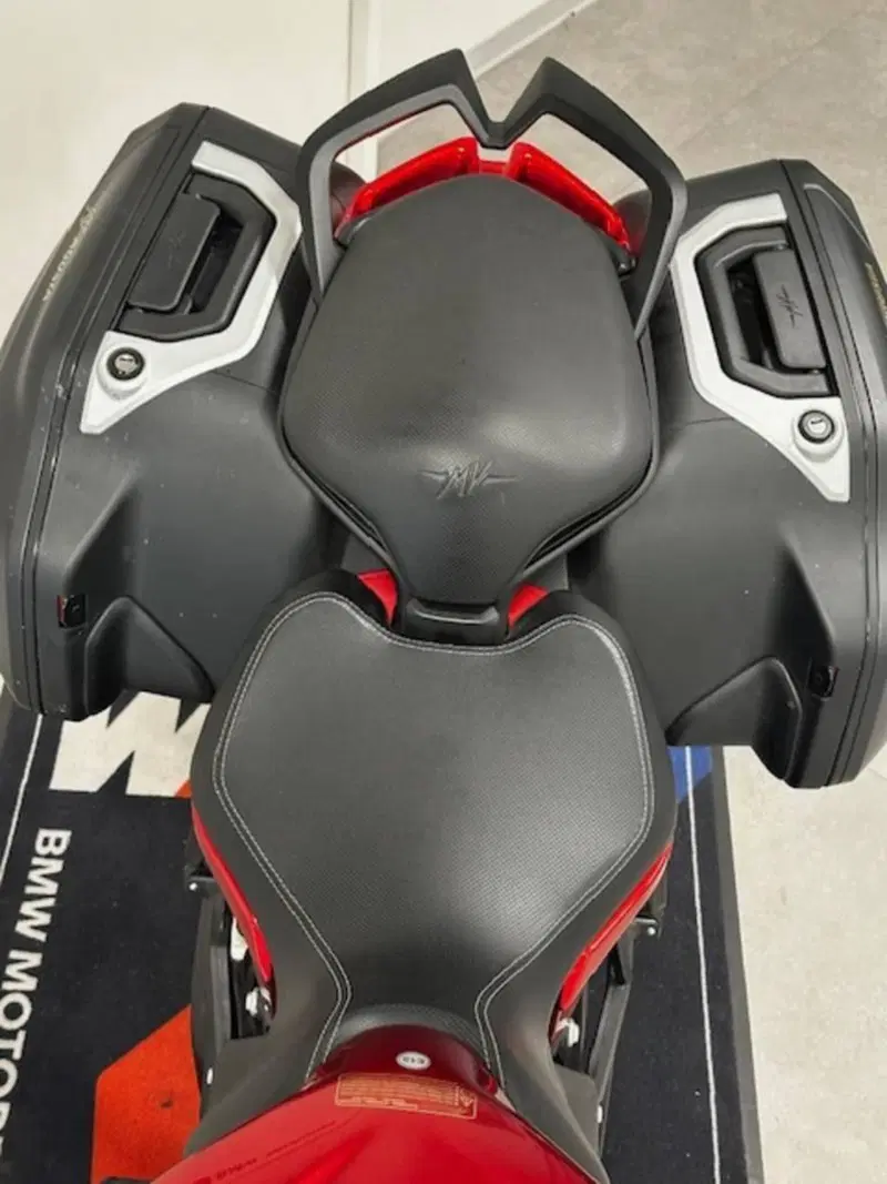 MV Agusta Turismo Veloce 800 Lusso (2021 - 23) (7)