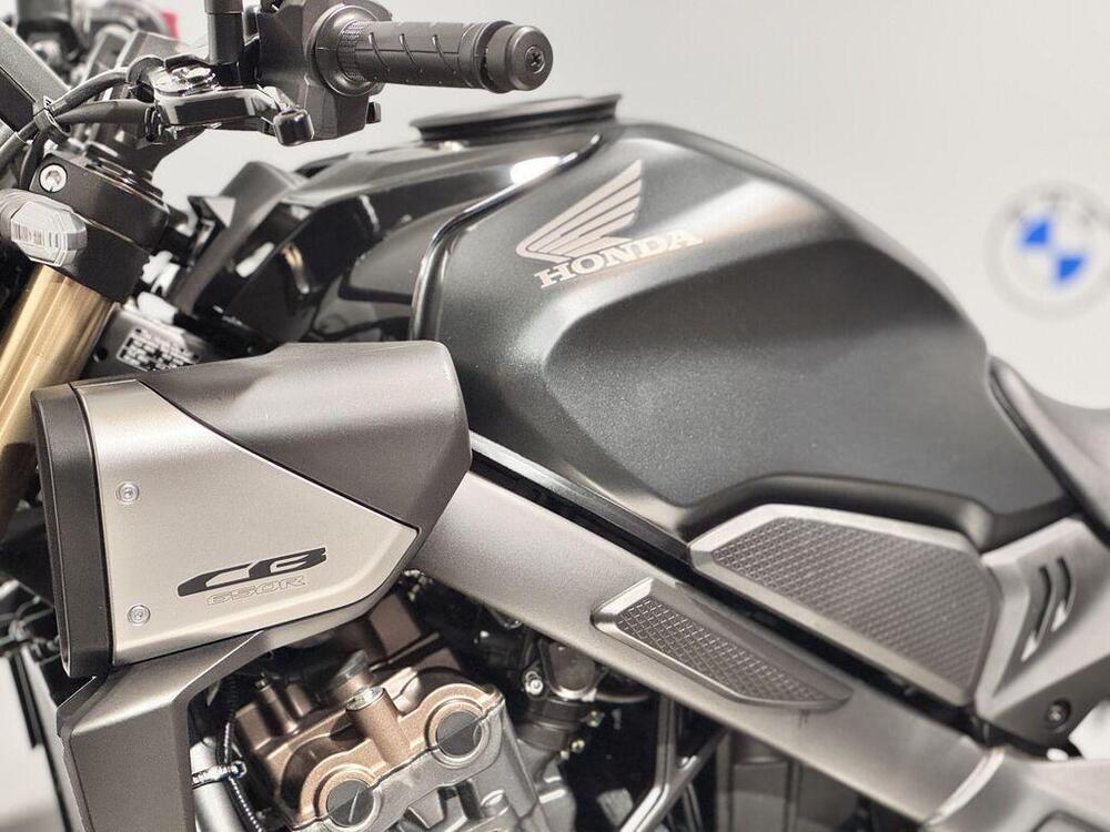 Honda CB 650 R E-Clutch (2024 - 25) (4)
