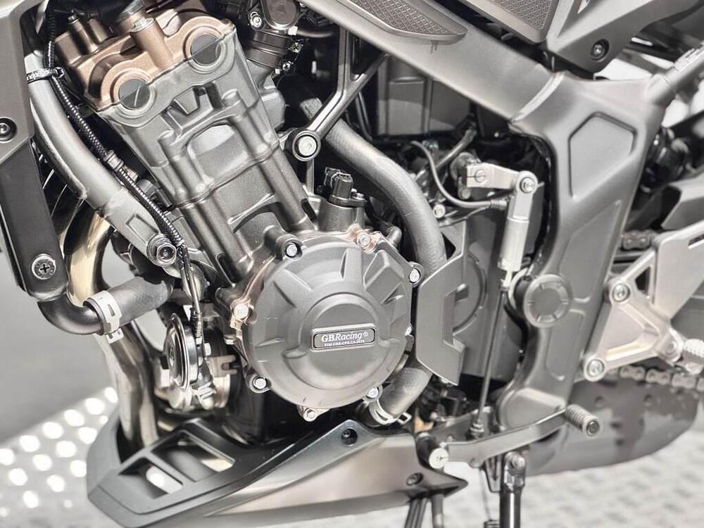 Honda CB 650 R E-Clutch (2024 - 25) (3)