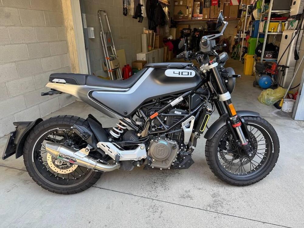 Husqvarna Svartpilen 401 (2021 - 23) (4)