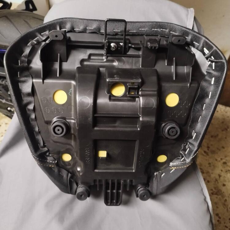 Sella confort Yamaha tracer 9gt (2)