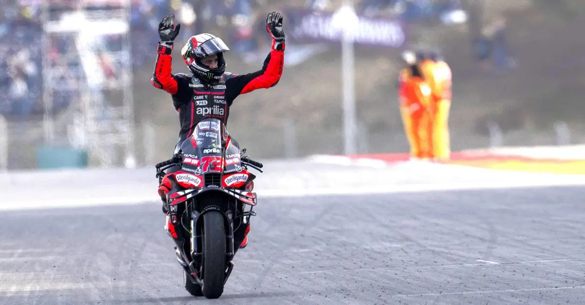 MotoGP 2025. GP del Portogallo. Bezzecchi-Aprilia, che vittoria a Portimao! Secondo Alex Marquez, terzo Acosta, caduto Pecco Bagnaia [RISULTATI]
