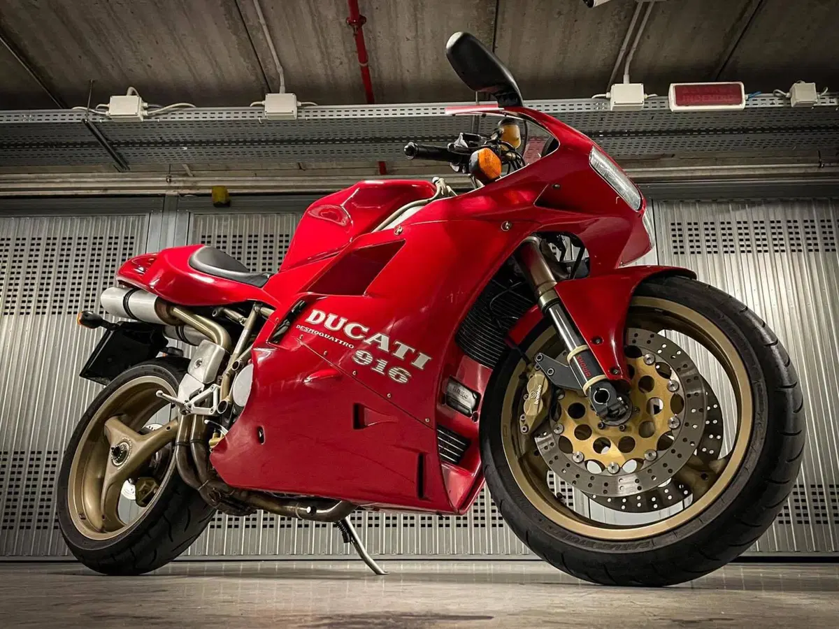 Ducati 916 (9)