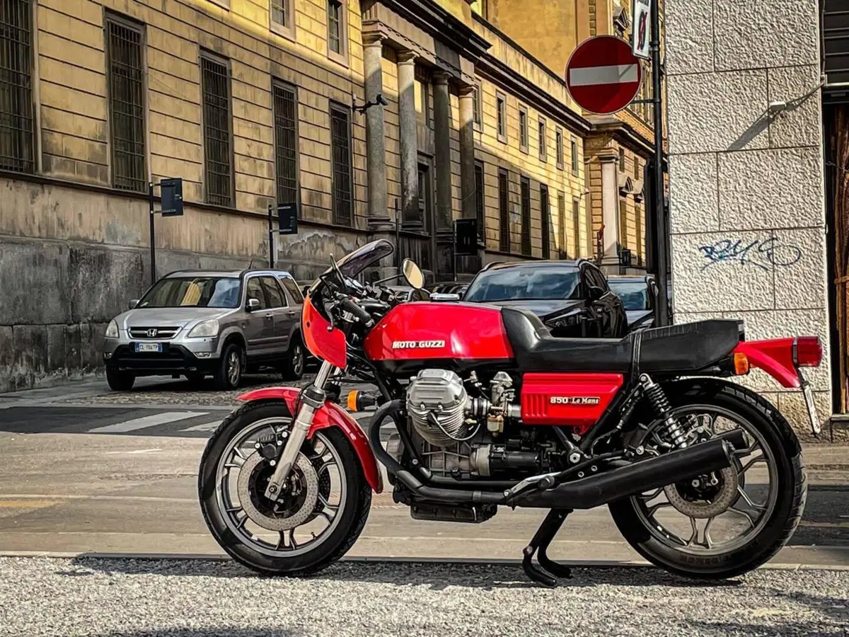 Moto Guzzi Le Mans 1 850 (7)