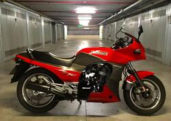 Kawasaki GPZ 900R d'epoca
