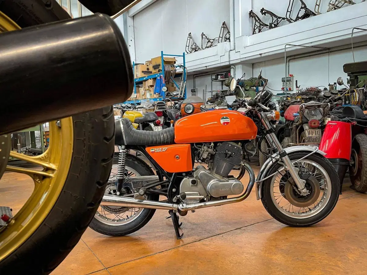 Laverda SF2 (7)