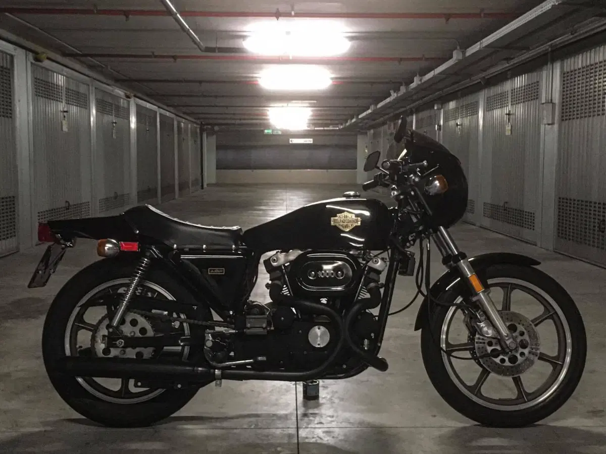 Harley-Davidson XLCR 1000 (12)