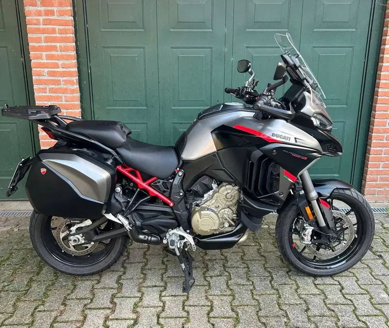 Ducati Multistrada V4 S Grand Tour (2024)