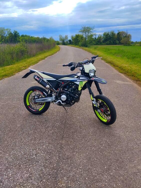 Fantic Motor Motard 125 Performance 4t (2020) (3)