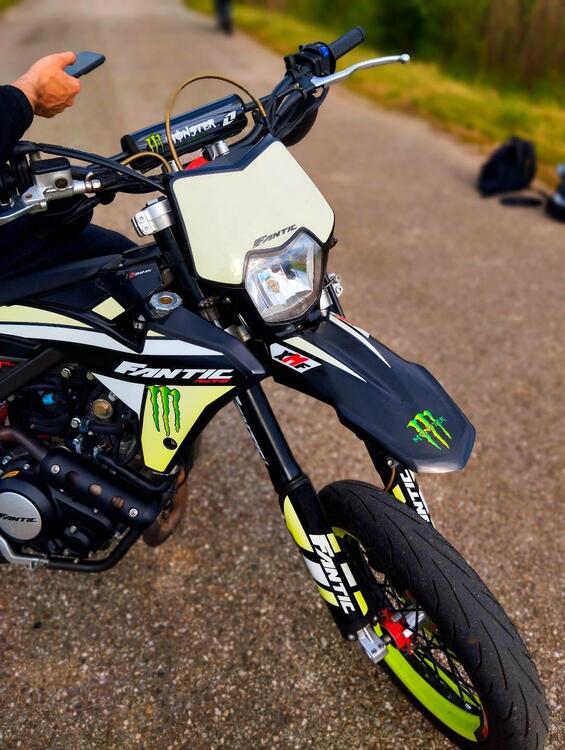 Fantic Motor Motard 125 Performance 4t (2020) (5)