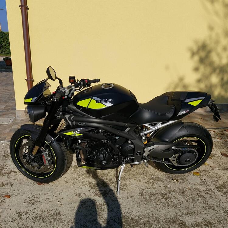 Triumph Speed Triple 1050 RS (2018 - 20) (2)