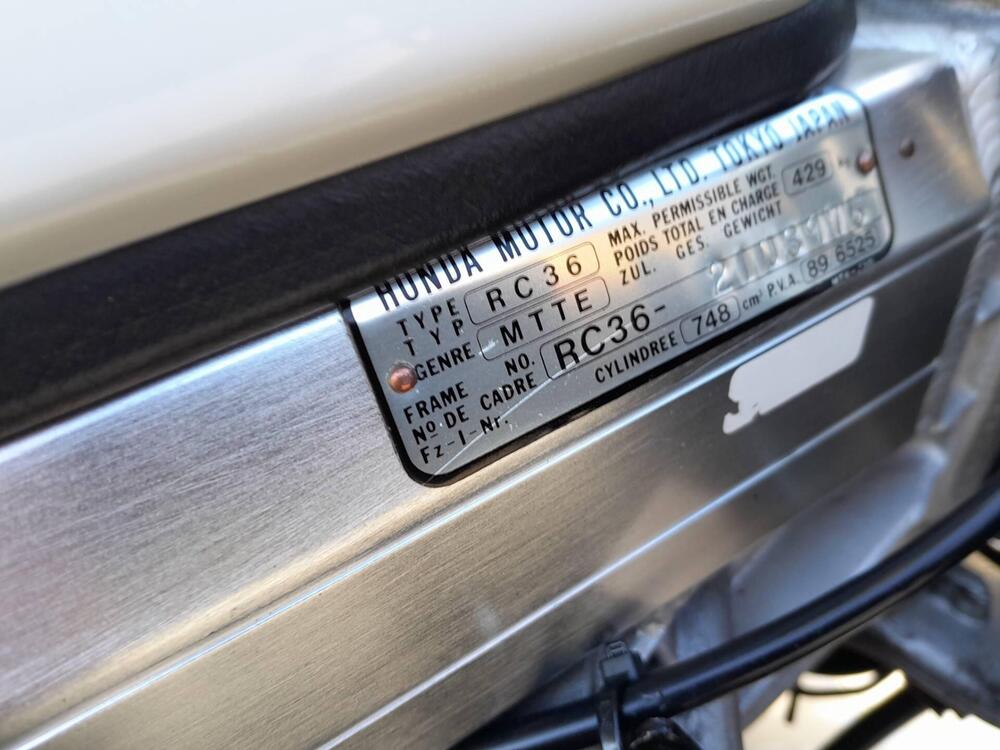 Honda Vfr750r rc30 replica (4)