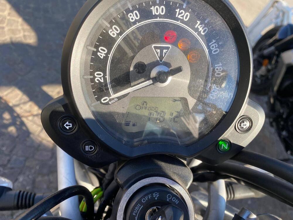 Triumph Street Scrambler 900 (2019 - 20) (3)
