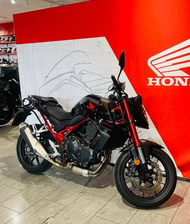 Honda CB 750 Hornet (2023 - 24) (3)