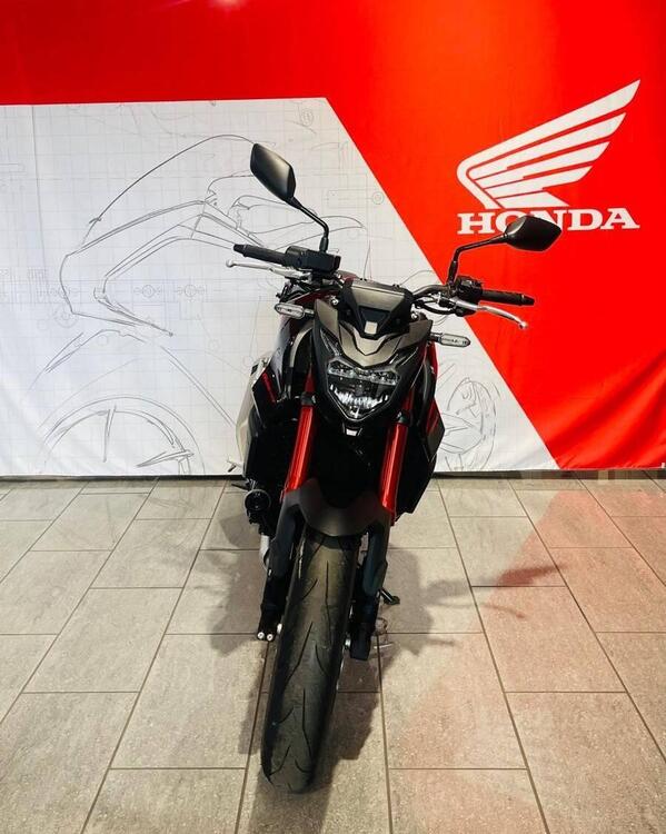 Honda CB 750 Hornet (2023 - 24) (4)