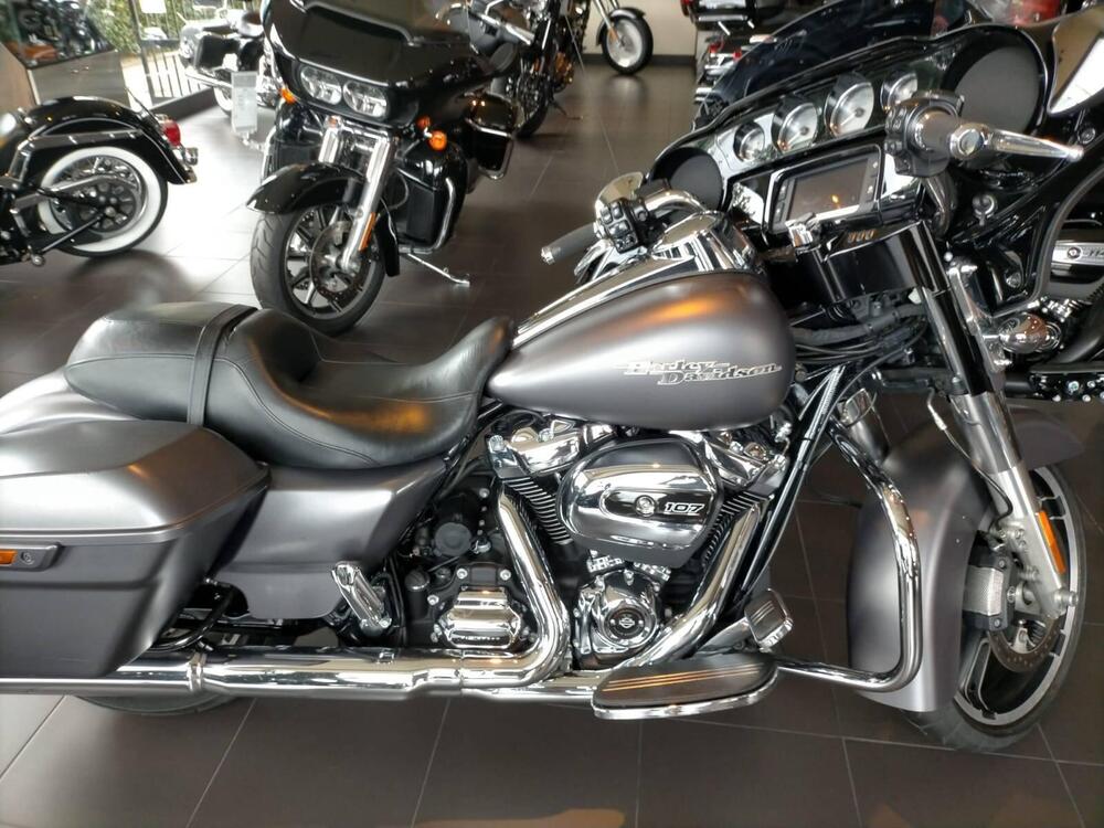 Harley-Davidson 107 Street Glide (2017 - 19) - FLHX (3)