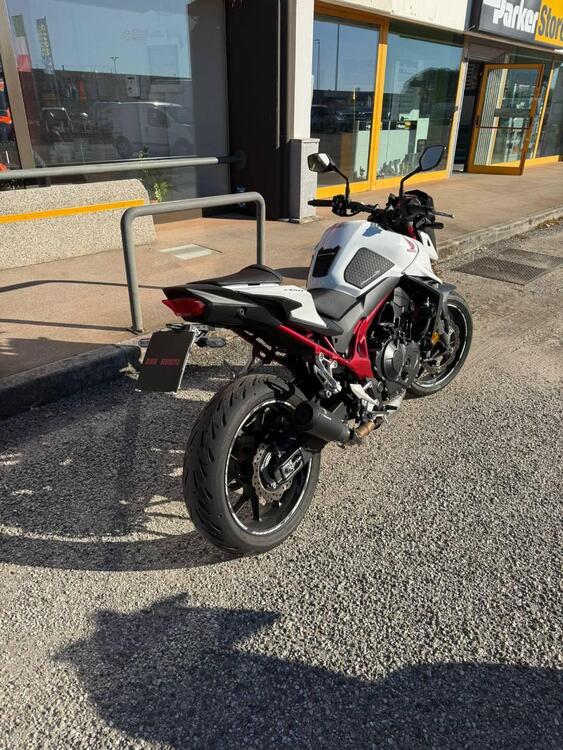 Honda CB 750 Hornet (2023 - 24) (2)