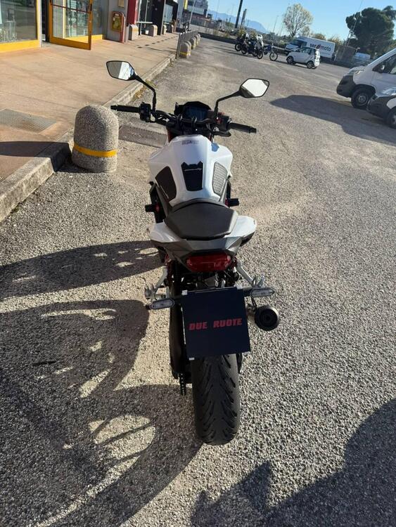 Honda CB 750 Hornet (2023 - 24) (3)