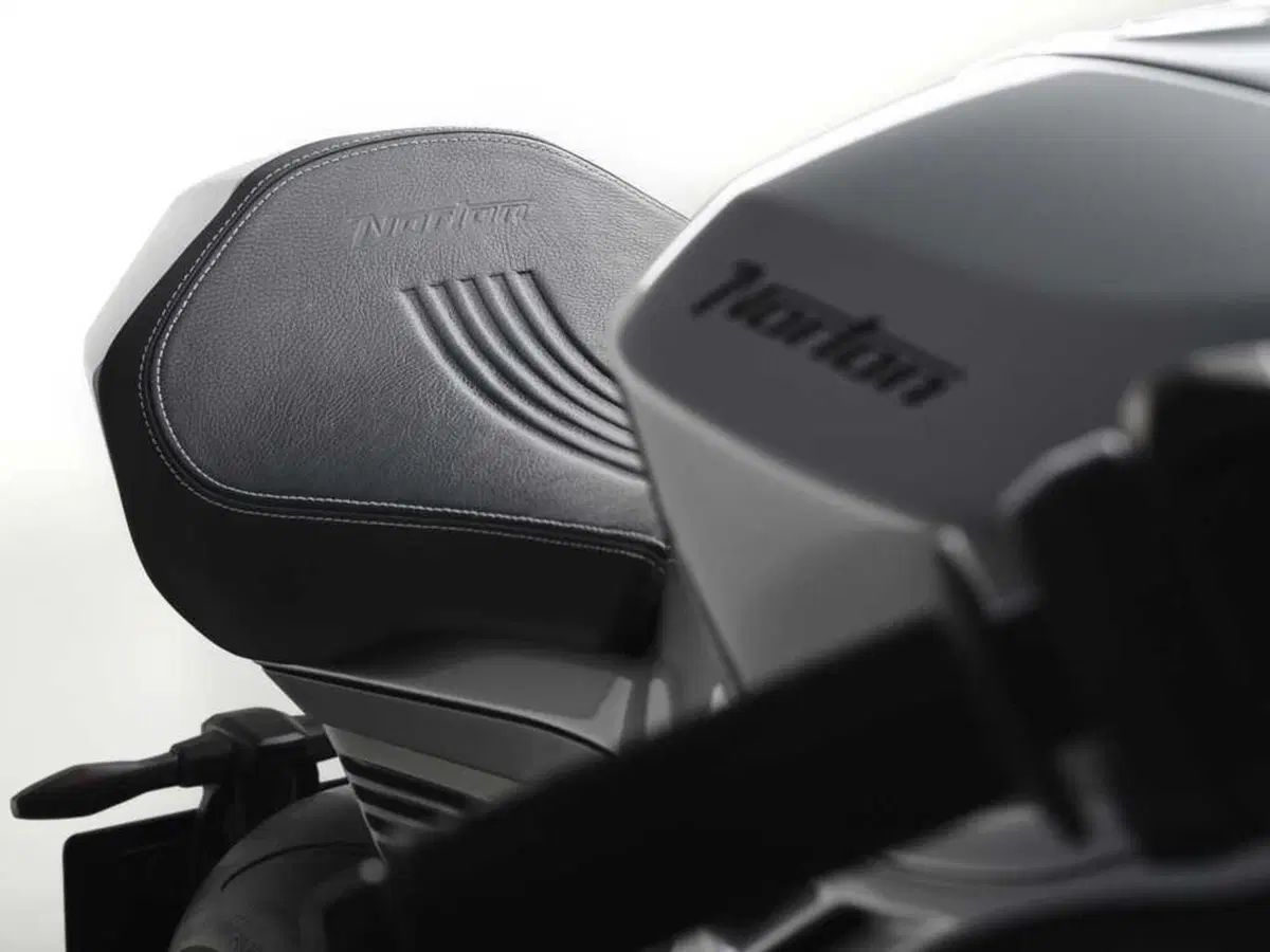 Norton, una storia che parte nel 1898 e rinasce a EICMA 2025 (14)